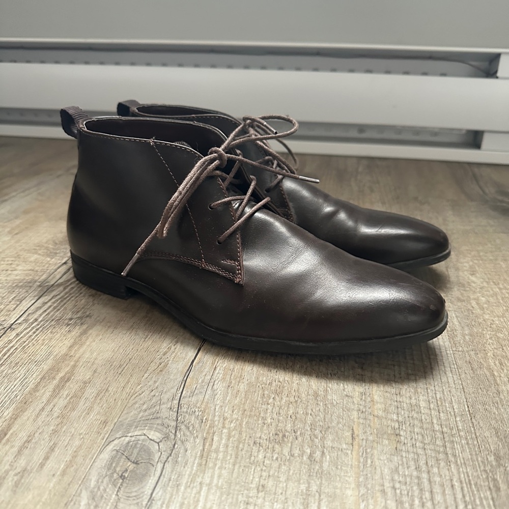 Chukka boots